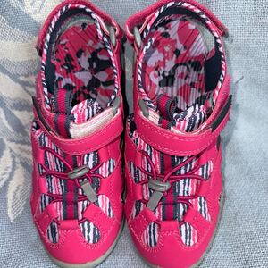 NWOT Girl’s Size 3 Eddie Bauer Athletic Sandals/Shoes Strap Back Dk Pink
